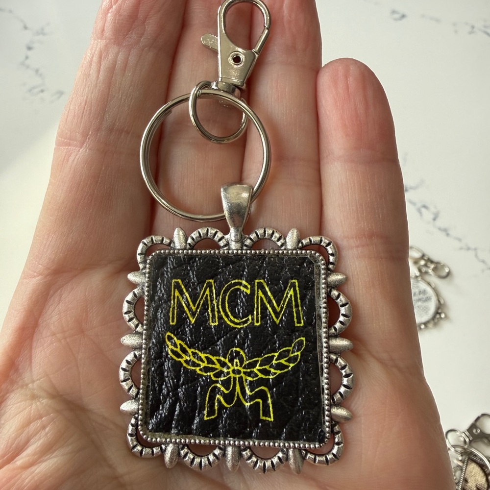 MCM upcycled Black and Yellow Leather Key Holder clip purse fob set new - Picture 5 of 6